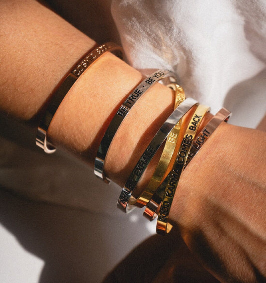 Armreif mit Gravur | vergoldet | "Be true - be you - be kind"