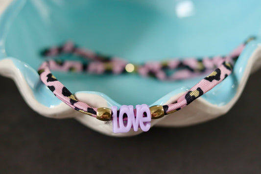 Happymaker LOVE Armband in Lila