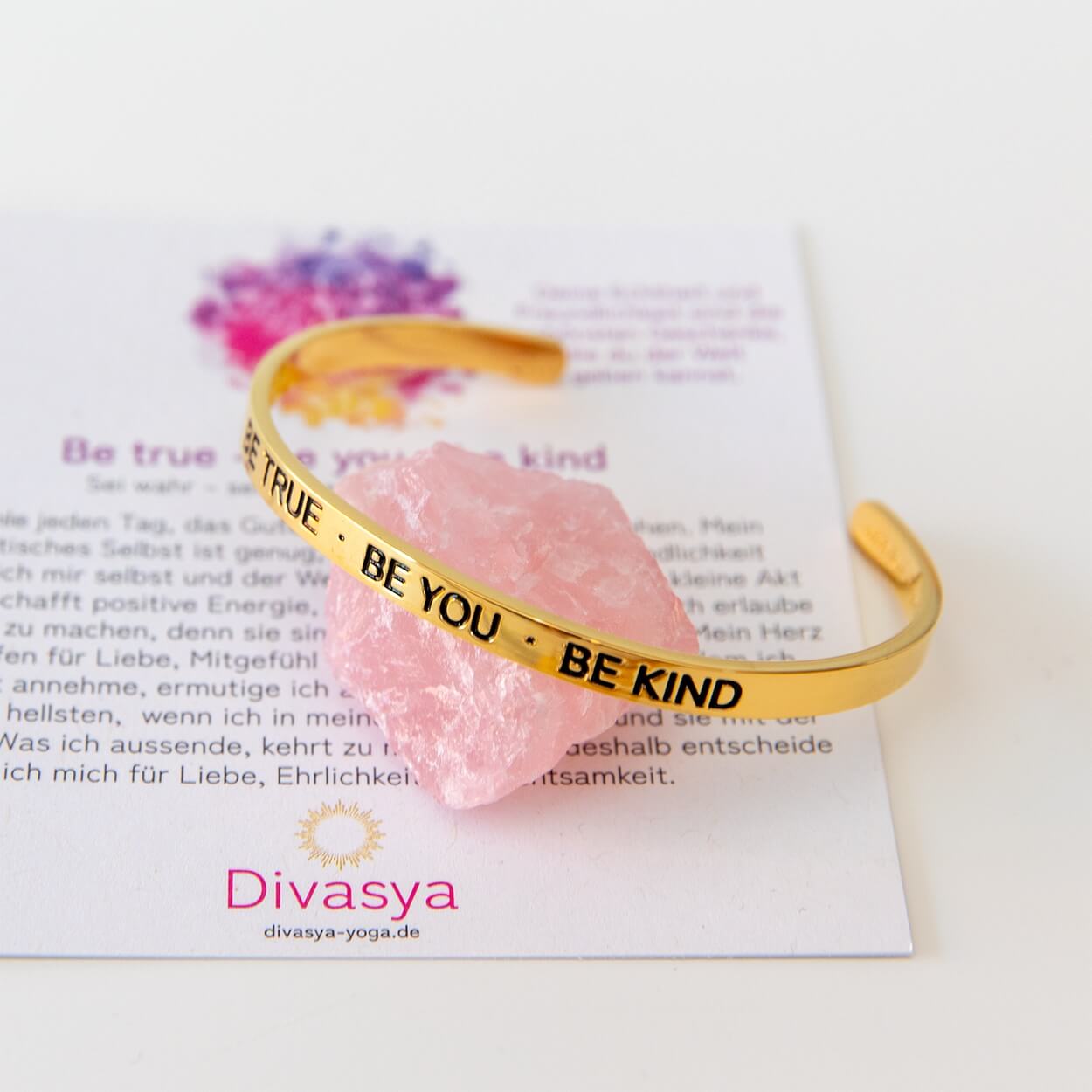 Armreif mit Gravur | vergoldet | "Be true - be you - be kind"