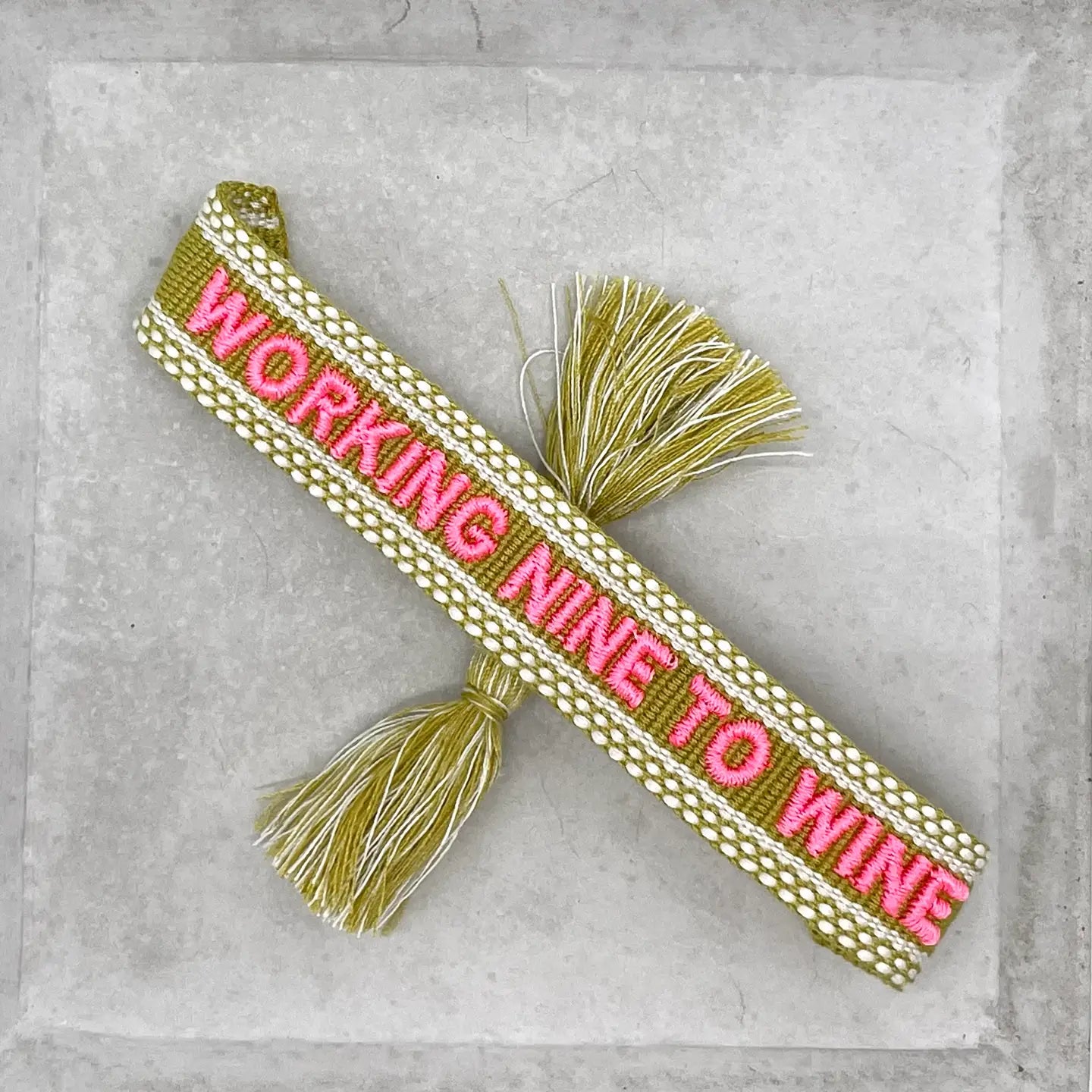 „WORKING NINE TO WINE“ Statement Armband